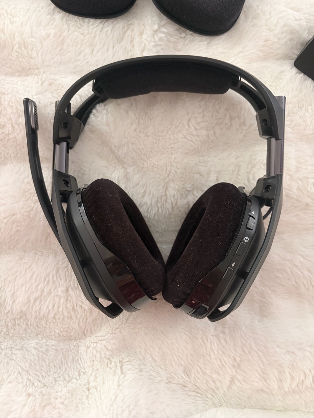 Logitech G Astro A50 X Black Wireless Gaming Headset with Red Accents - Picture 4 of 8